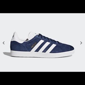 Navy blue gazelle women adidas in great condition!